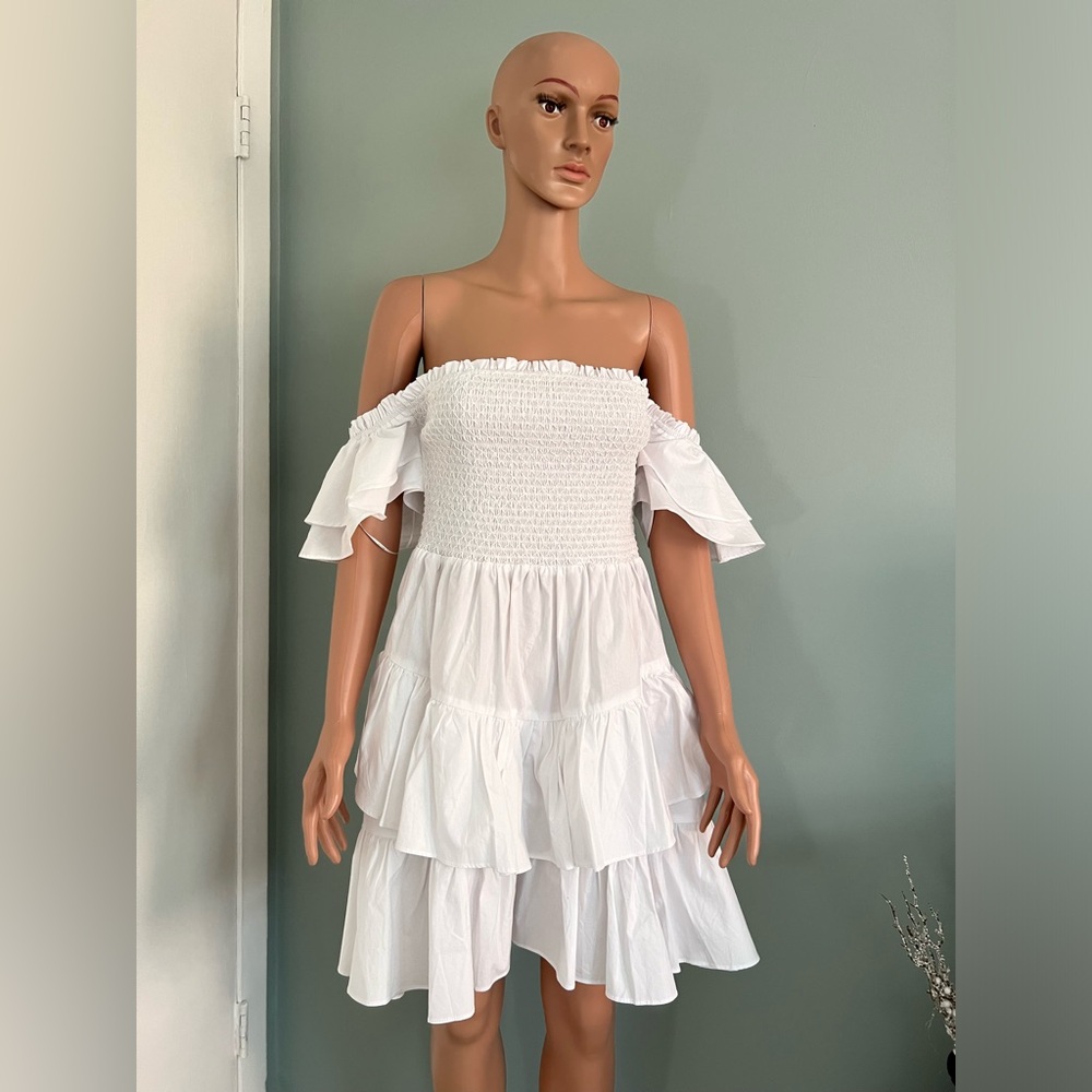 NWT Elliatt Sz L Lavinia Dress White Mini Off Shoulder Ruffle Smocked Revolve - Picture 6 of 16